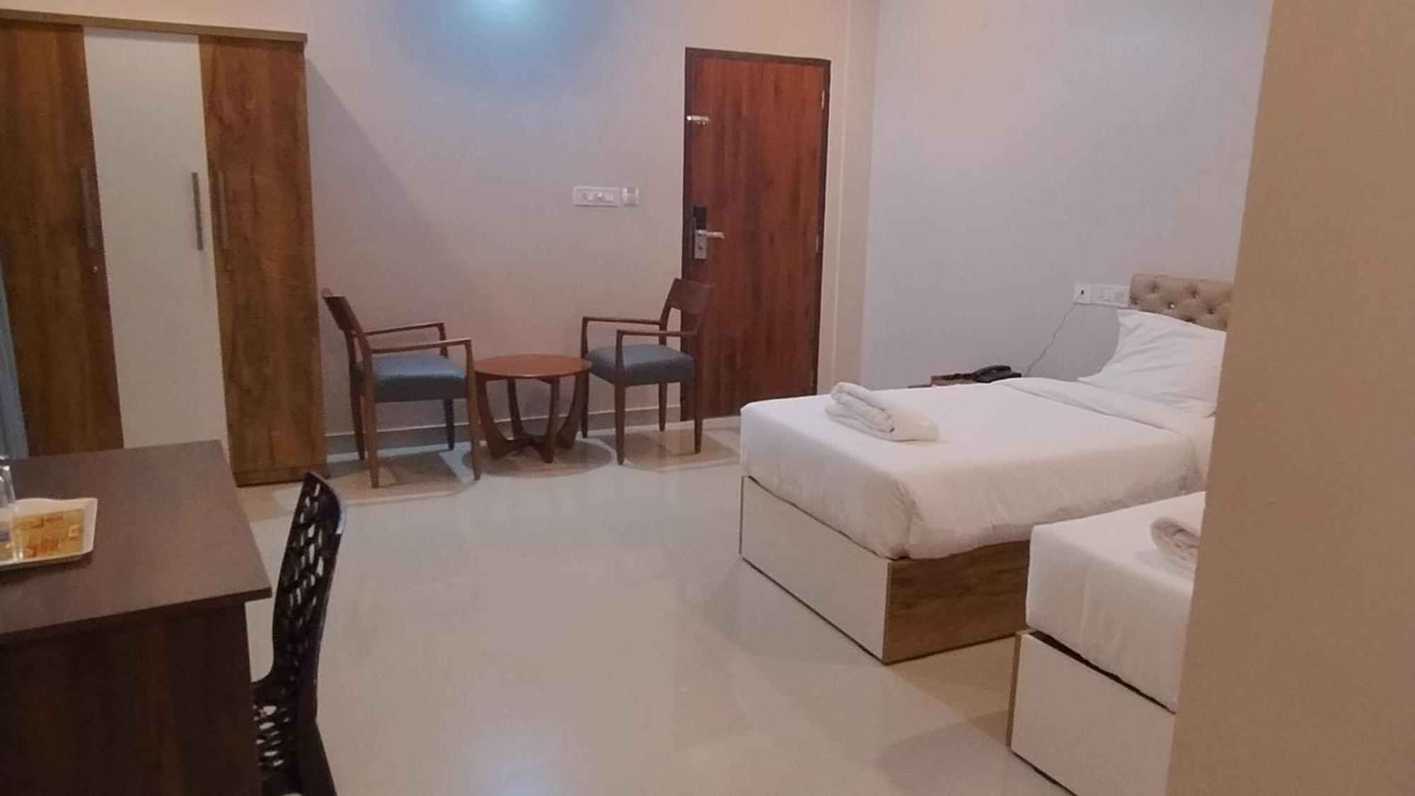 Gateway Airport Hotel Kannur Extérieur photo